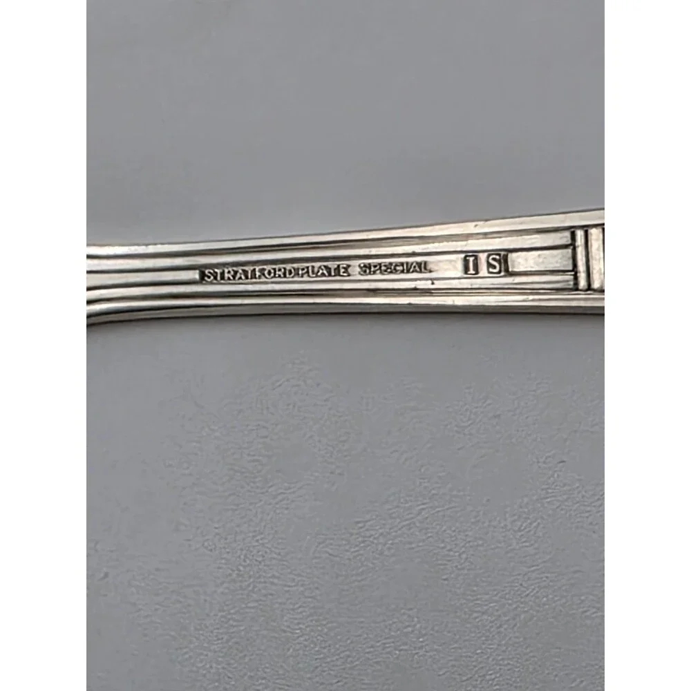 2 Butter Knife StratfordPlate Special Marked IS
